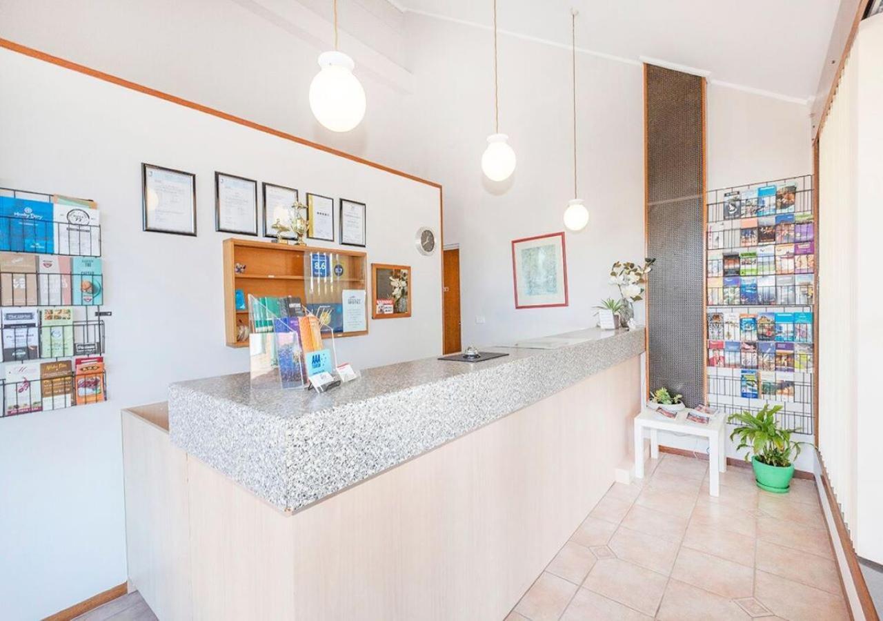 Burwood East Motel Екстер'єр фото